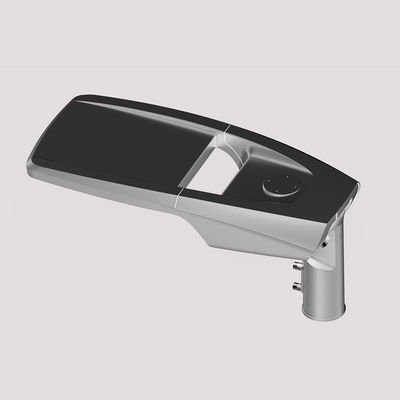 スマートなポーランド人CCTVのカメラが付いている都市によって導かれる街灯装飾的な動力を与えられたランプ