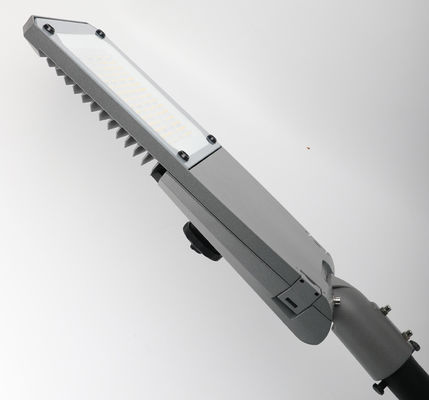 30W 150W 300W LEDストリートライト ハウジング 高電力因子 0.95 長持ち 50 寿命