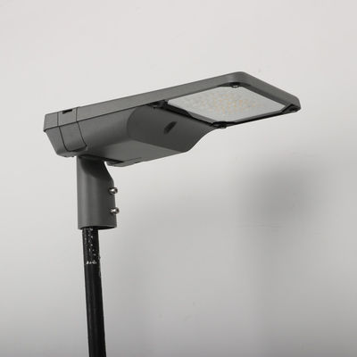 効率 130~190lm/w 屋外 LED路灯 ダイ・カスティング アルミニウム素材 持続的な照明ソリューションのための寿命 50